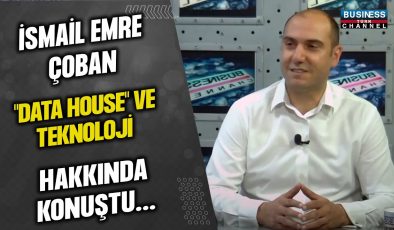 İSMAİL EMRE ÇOBAN, ‘DATA HOUSE’ VE TEKNOLOJİ HAKKINDA KONUŞTU<iframe width="560" height="315" src="https://www.youtube.com/embed/s_YYmYWuzEw?si=hH2DNBZBUP1OweJb" title="YouTube video player" frameborder="0" allow="accelerometer; autoplay; clipboard-write; encrypted-media; gyroscope; picture-in-picture; web-share" allowfullscreen></iframe>  Mesleki Geçmiş: İsmail Emre Çoban, 2006 yılından beri bilişim sektöründe teknik personel, satış ve proje yönetimi gibi çeşitli rollerde görev aldığını belirtti.  Bursa’ya Taşınma: İstanbul doğumlu olan Çoban, 2019 yılında Bursa’ya taşındığını ve bu değişikliğin İstanbul’un yoğunluğundan uzak, daha sakin bir yaşam tarzına geçişini vurguladı.  Teknolojinin Pozitif Etkisi: Çoban, teknolojinin iletişim ve iş operasyonları üzerinde olumlu etkilerini kabul ediyor. Teknolojinin küresel iletişimi ve iş süreçlerini kolaylaştırdığını, modern yaşamın ayrılmaz bir parçası haline geldiğini vurguluyor.  Bağımlılık ve Risklerle İlgili Endişeler: Faydaların yanı sıra Çoban, teknolojiye duyulan bağımlılık ve özellikle siber güvenlik alanındaki potansiyel riskler konusunda endişelerini dile getiriyor. Sosyal medyada kişisel bilgilerin paylaşımının artan veri ihlali tehditine karşı dikkatli olunması gerektiğine değiniyor.  Veri Gizliliği Farkındalığı Çağrısı: Çoban, bireylerin veri gizliliği ve güvenlik önlemleri konusunda bilinçli olmaları gerektiğini vurgulayarak konuşmasını tamamlıyor. Çevrimiçi ortamda hassas bilgilerin paylaşımından kaçınılması ve teknoloji kullanımına daha dikkatli bir yaklaşım benimsemeye yönlendiriyor.  İsmail Emre Çoban’ın görüşleri, teknolojinin avantajlarını kutlarken olası tehlikelere karşı uyarılarda bulunmasıyla, veri gizliliği ve güvenliğin bireyin sorumluluğu olduğunu vurguluyor.