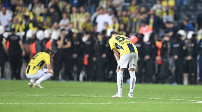 Fenerbahçe’de Derbi Sonrası Kadroda Büyük Değişim! Mourinho 5 Oyuncuyu Kesti