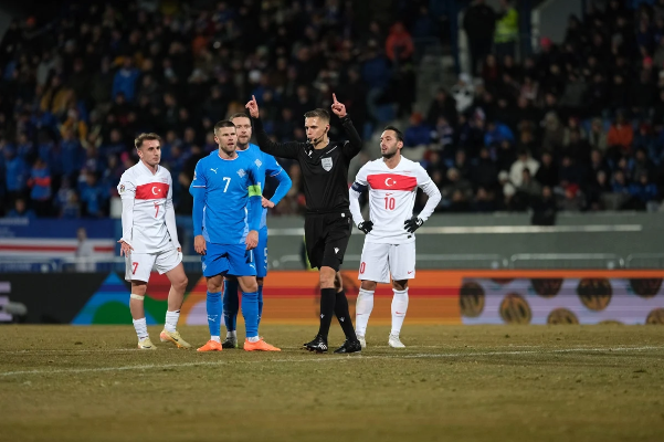 A Milli Futbol Takımı’ndan Tarihi Galibiyet: İzlanda’yı 4-2 Yendi